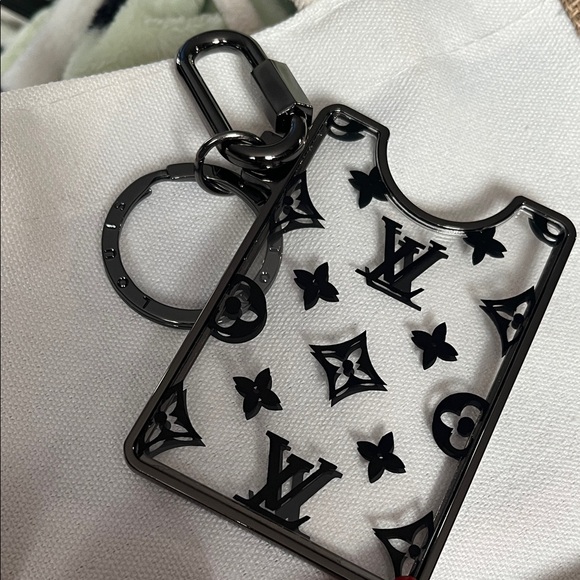 Louis Vuitton Accessories - Louis Vuitton Keychain Card ID 🪪 ID WALLET